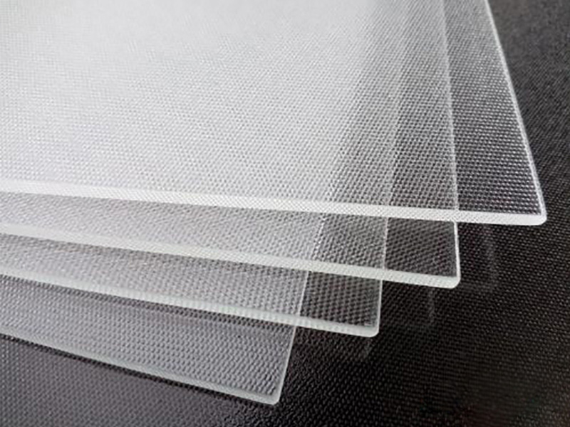 全球光伏市場景氣向上，助力玻璃龍頭穩(wěn)健增長！